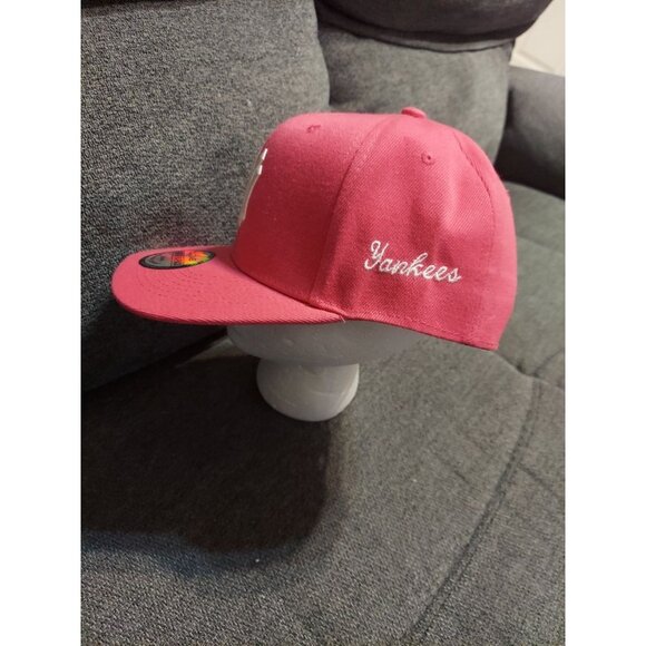 New York Yankees Mirae Snapback Hat Pink New York Yankees Embroidered Baseball - Picture 3 of 9